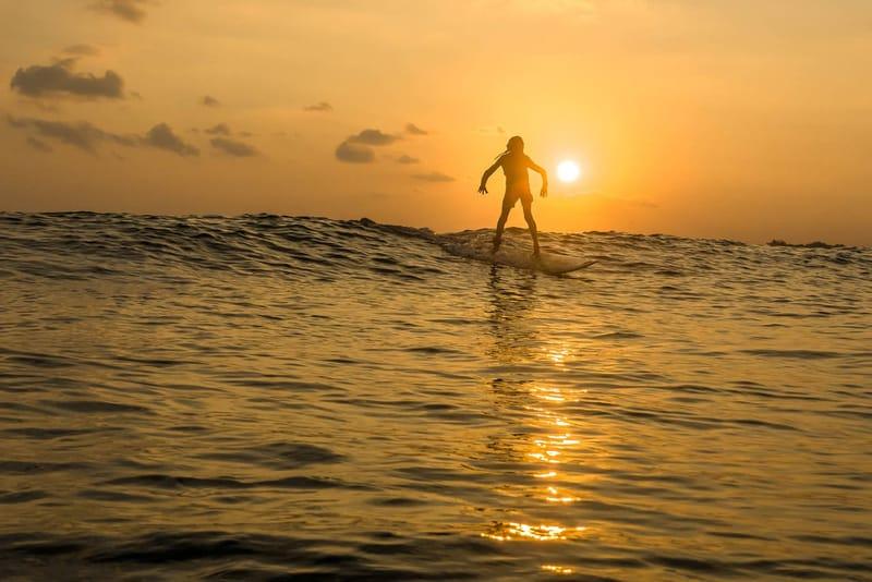 Alles, was du über verschiedene Surf-Stile wissen musst